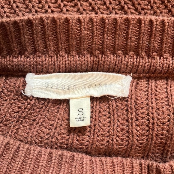 Gilded Intent Drop Shoulder Knit Sweater Rust Brown Sleeve Detail Size Small - Picture 7 of 7